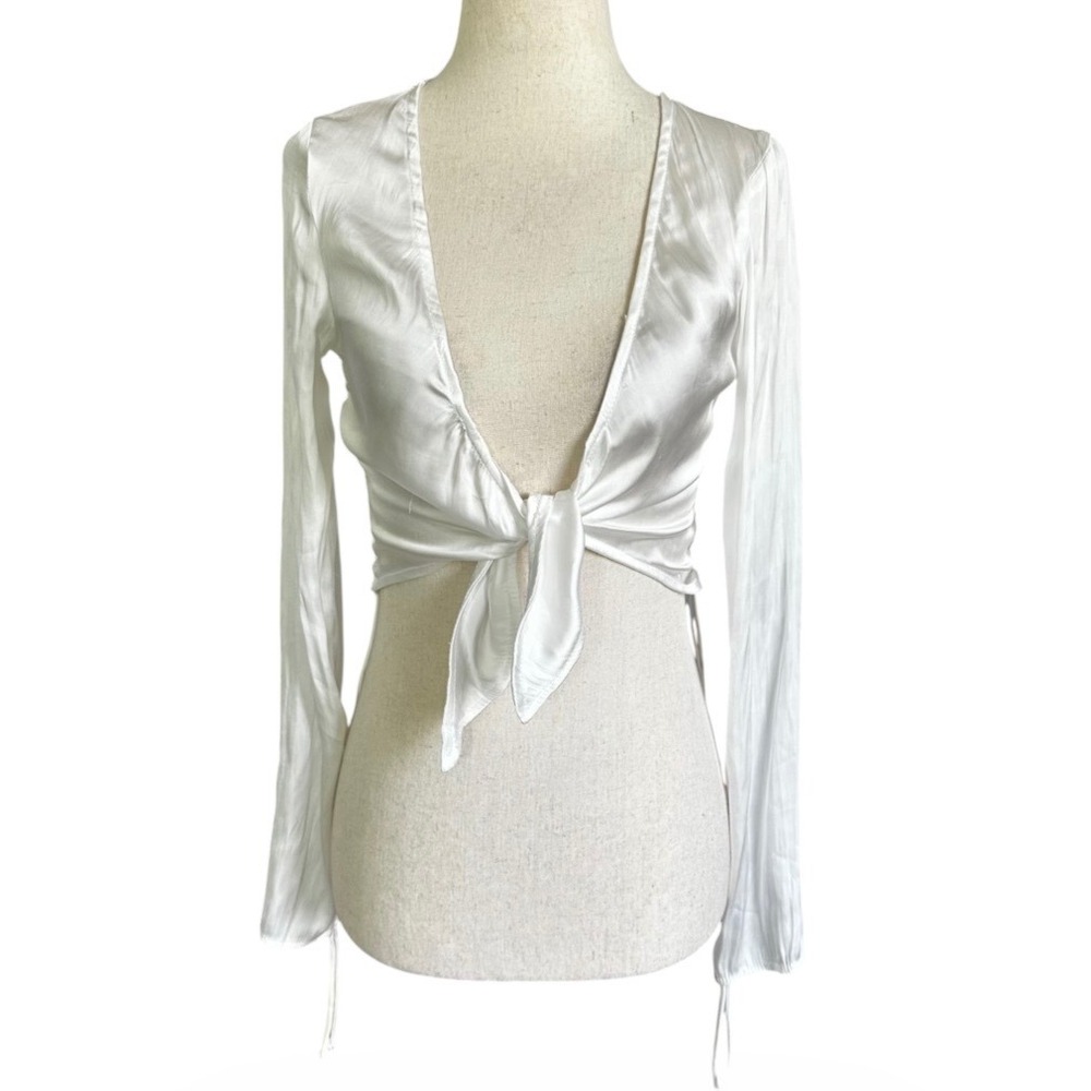 Princess Polly Womens White Satin Long Sleeve Tie Front Crop Top Size 0 | 0125